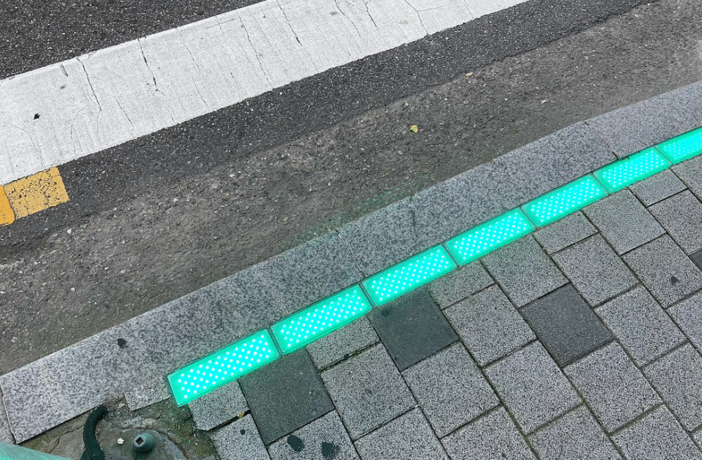 Screenshot-2025-05-17-at-1.37.13 PM-1024x672 What are 'Zombie Lights' for Distracted Pedestrians using phones?